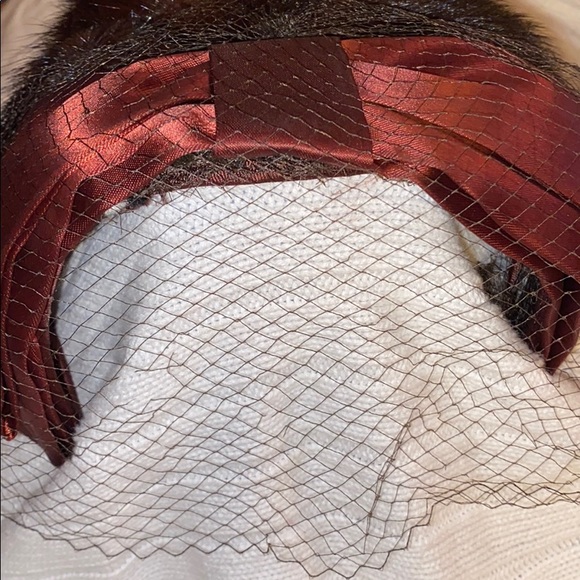 Mink/PillBox Type Hat with Netting Vintage - Picture 2 of 7